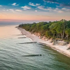 Ile za nocleg nad morzem? Poznaj ceny i najlepsze oferty