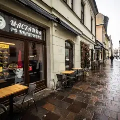 Gdzie zjeść maczankę po krakowsku? Odkryj najlepsze miejsca w Krakowie