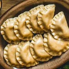 Co zjeść w Łodzi? Odkryj najlepsze lokalne potrawy i restauracje
