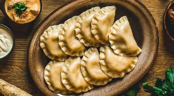 Co zjeść w Łodzi? Odkryj najlepsze lokalne potrawy i restauracje