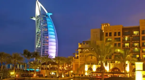 Ile kosztuje hotel w Dubaju? Ceny, które Cię zaskoczą!