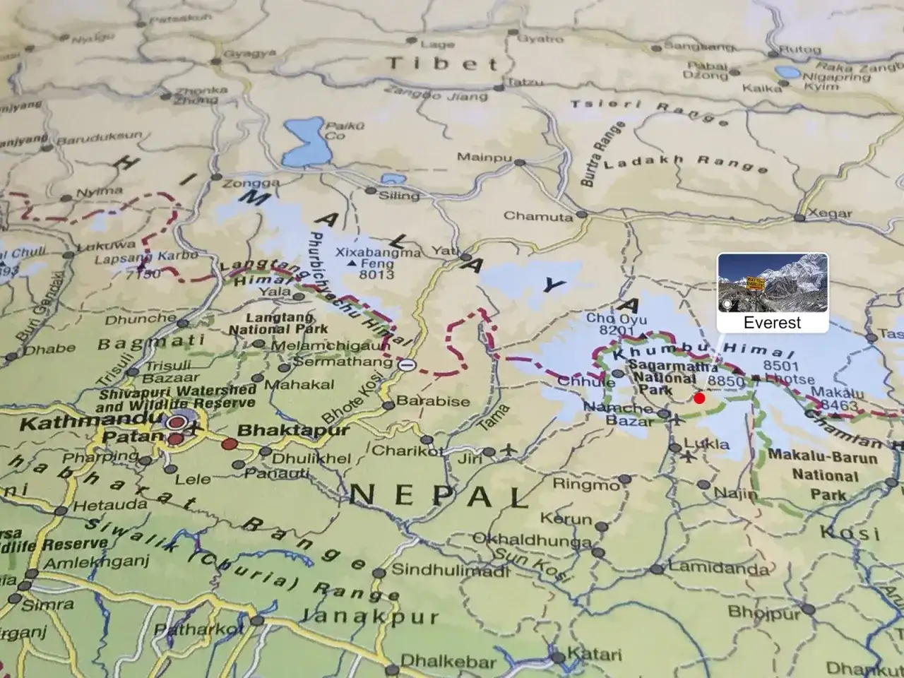 Gdzie leży Mount Everest? Nepal, Chiny i dwie strony góry