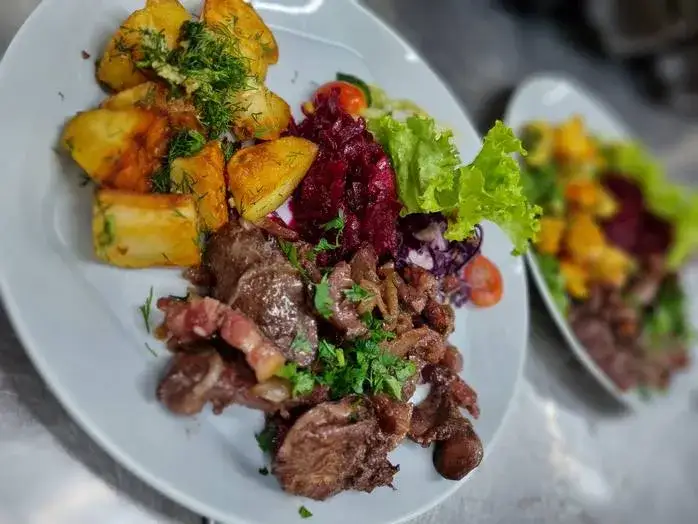 Zdjęcie Gdzie zjeść w Karpaczu? Najlepsze restauracje i smaki, które musisz poznać