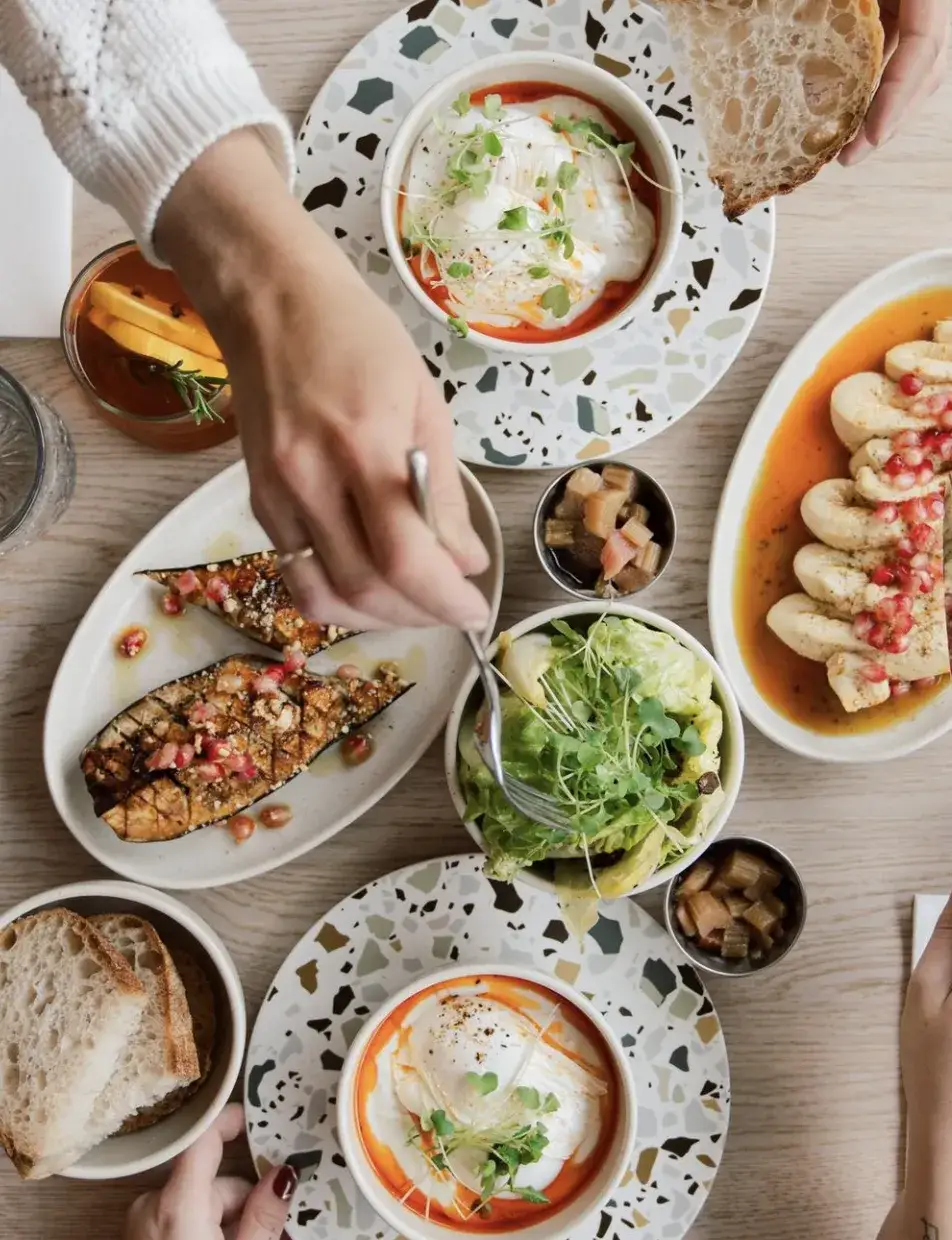 Zdjęcie Co zjeść w Gdańsku? Odkryj najlepsze lokalne przysmaki i restauracje